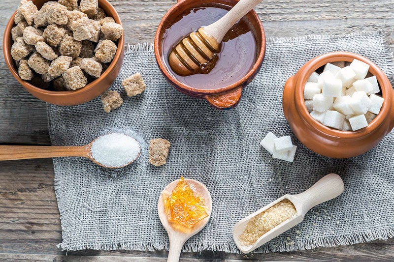 Consumi ancora zucchero bianco? Offriamo valide alternative!